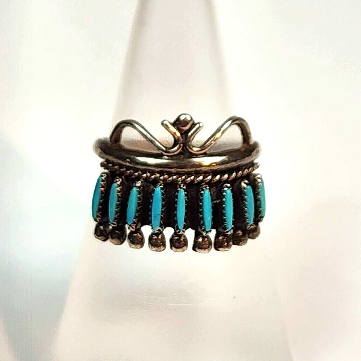 Vintage Zuni Needlepoint Ring - Size 5.5 – Gathering Tribes